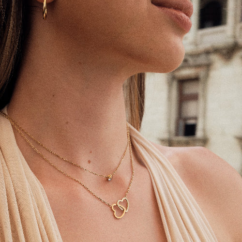 Collar Corazones Entrelazados💕✨ | Baño de Oro + Estuche Gratis