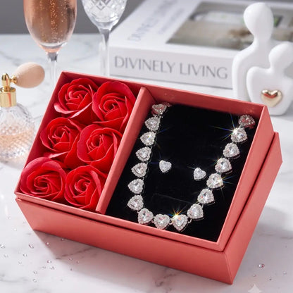 Set Corazones Diamantados | Baño en Oro Blanco + Estuche Gratis✨